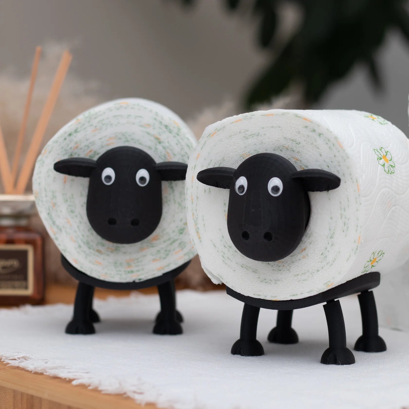 Toilet Paper Holder Sheep "Shauny"